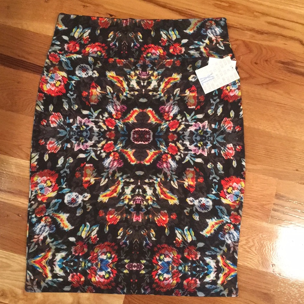 LuLaRoe Casey skirt Size XL